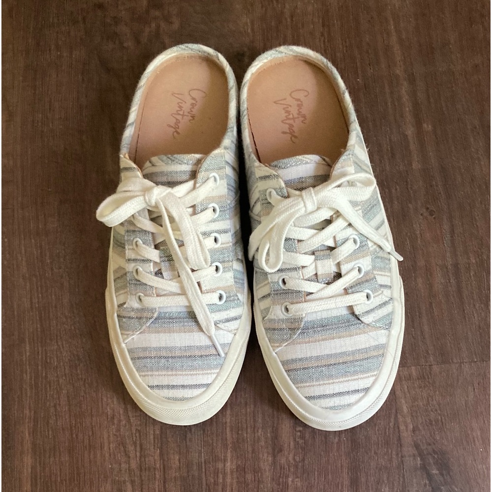 Crown Vintage canvas sneaker